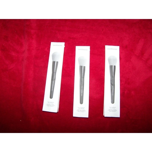 bareMinerals Full Flawless Face Tapered Brush ~ Semi Round ~