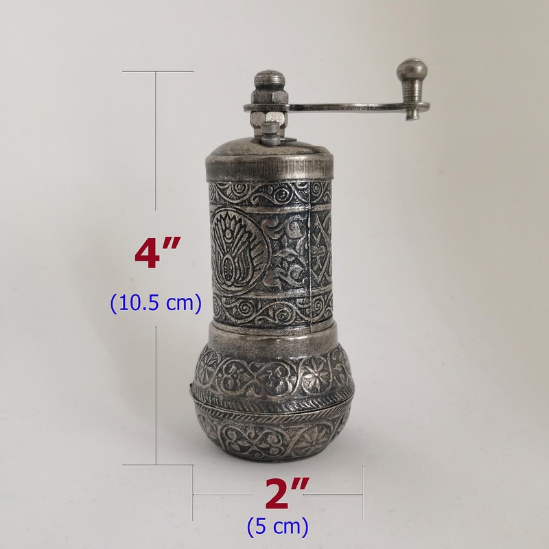 Pepper and Spice Grinder - Manual Mill for Herbs and