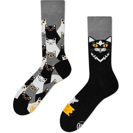 Many Mornings Unisex Fluffy Alpaca Mismatched Socks, Black Cat
