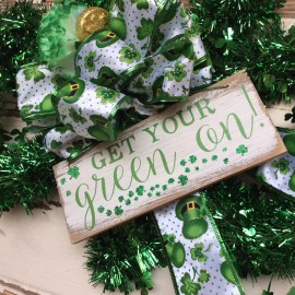 Agape Gifts Designs AGD St Patrick's Day Decor - Green Tinsel Shamrock Get Your Green On Wreath