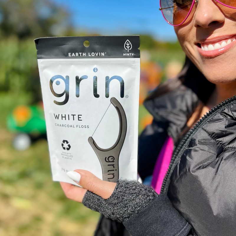GRIN White Charcoal Infused Flosspyx, 75 Count, Dental Flossers, Minty