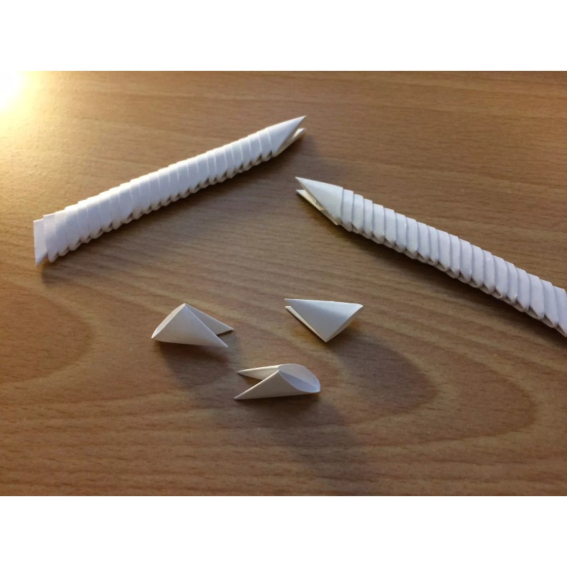 3D Origami Pieces Color: White (275 pieces per order)