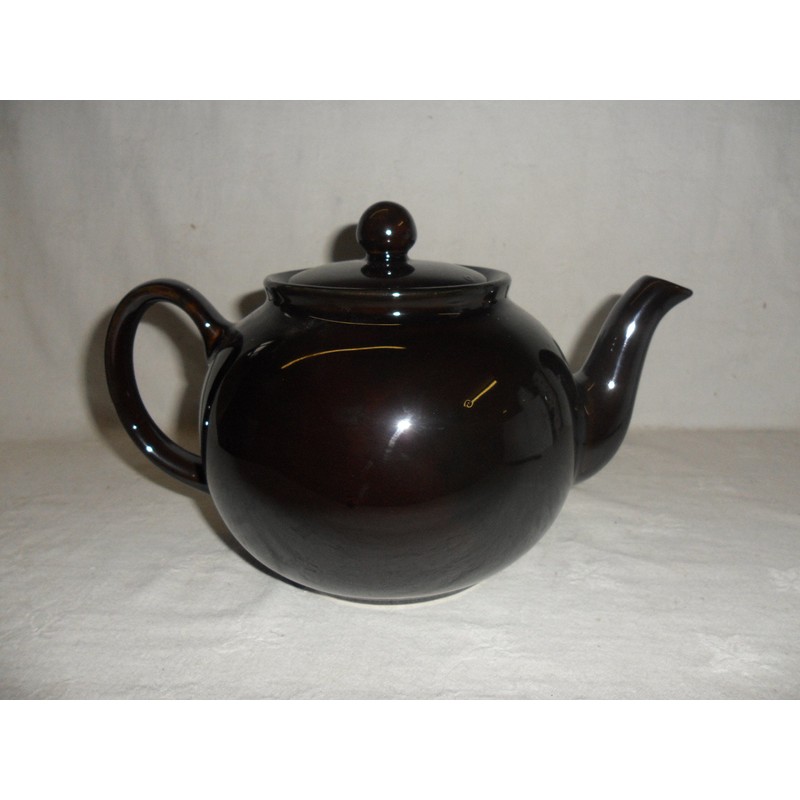 Brown Betty 6 Cup teapot
