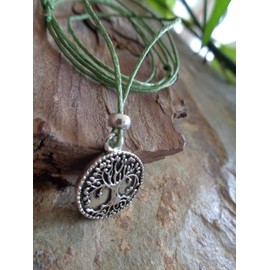 ✿ Moss green chain necklace tree of life forest disc ✿ green collar, vegan, unisex