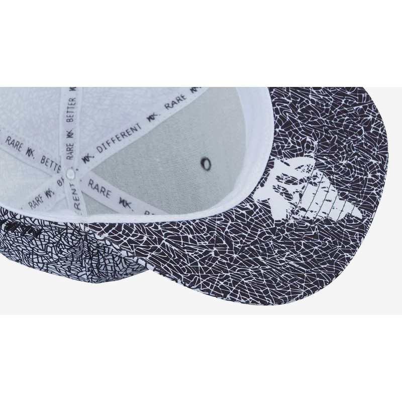 Nebelkind Snapback Cap With Lines, Black & White 6-Panel Cap,