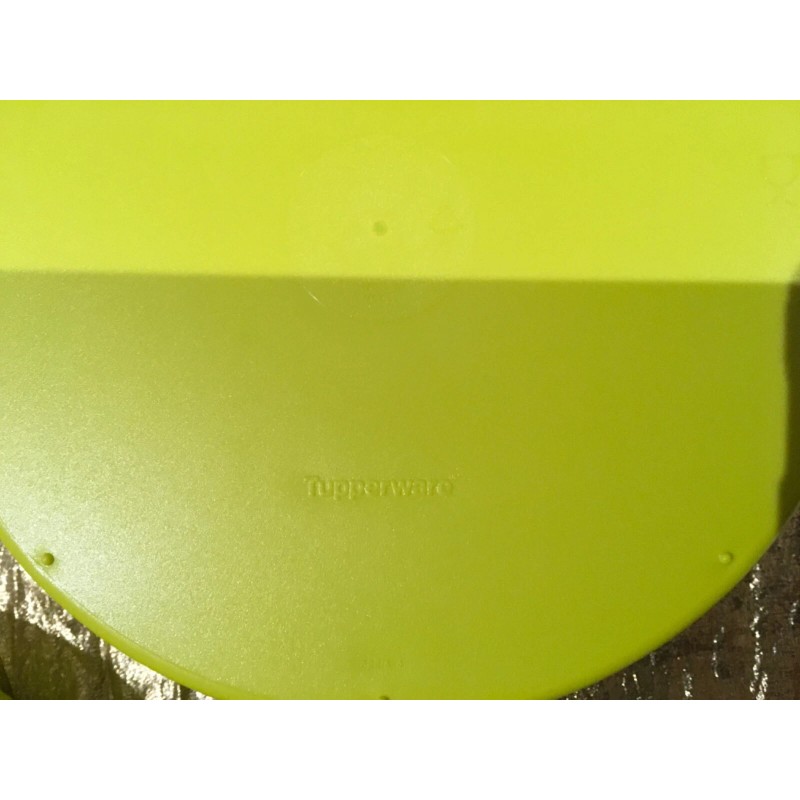 Tupperware UNIQUE Beautiful New Micro-steamer Tortilla Keeper 1 1/2QT Lime