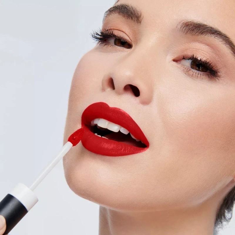 Ésika Labial Hidracolor Mate Tono Rojo Carmín Ésika