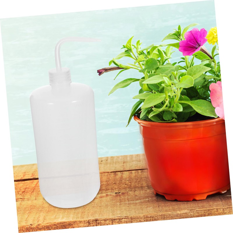 Ipetboom Plastic Squeeze Wash Bottle with Curved Mouth for Precise