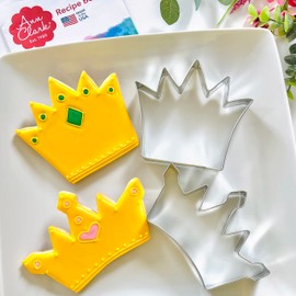 CORTADOR DE GALLETAS MOLDE DE CORONAS: Deleite a su princesa, príncipe, rey o reina con moldes en forma de corona y tiara.