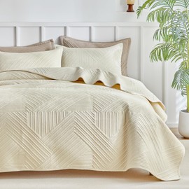 WARMDERN Ultrasonic Cream White Velvet Quilt Set Queen Size, Geometric Textured Striped Pattern Modern Beige Quilt Bedding Set, Soft Microfiber Bedspreads Coverlet for All Season, Cream, 90x96 inch