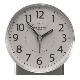 Widdop & Bingham Weißer Wecker mit lautlosem Sweep, kein Ticken, Schlummerfunktion, automatische Abschaltung und Licht