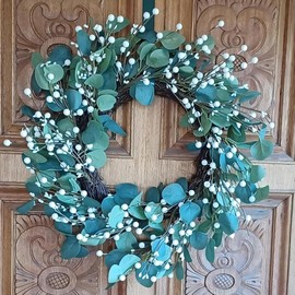 MAINGKAUNG Green Eucalyptus Wreath 22inch Greenery Wreaths for Front Door Artificial Winter Wreath with Green Eucalyptus Leaves White Berries for Winter Christmas Window Wall Indoor Holiday Decoration