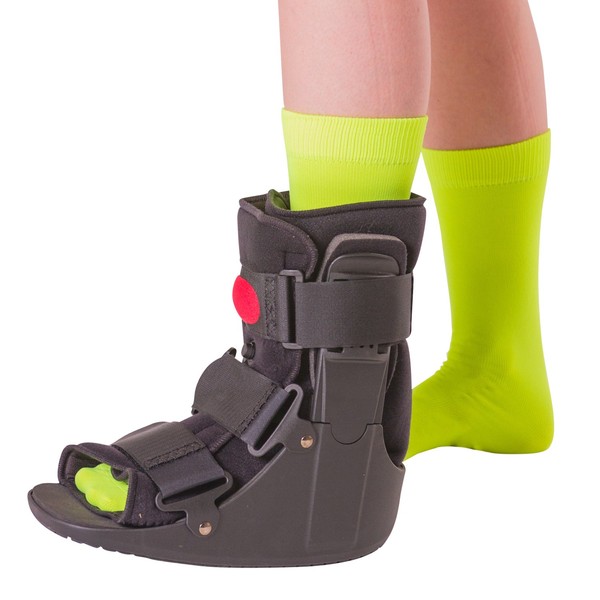 BraceAbility Short Air Ankle Walker Boot | Medical-Grade Orthopedic Foot Cast Brace for Sprained Ankle, Broken Foot, Toe Injury, Metatarsal Stress Fracture, Post Surgery, Achilles Tendonitis (M)