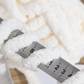 Maxee Thick Wool Yarn 250 g, Bulky Arm Knitting Wool, Soft Arm Knitting, XXL Chunky Knit Soft Wool Yarn, for Crocheting a Blanket, Perfect for Weaving Pet Nest, Blankets, Decorative Cushion, White