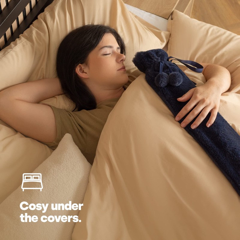LIVIVO 2L Extra Long Hot Water Bottle with Soft, Removable