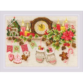 RIOLIS Cross Stitch Kit - 1903 - Christmas Shelf
