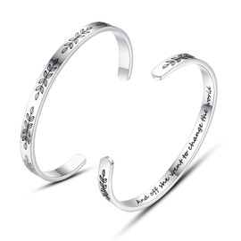 TONY & SANDY Graduation Gifts for Her 2025 High School College 5th 8th Grade Graduation Gifts Girls Daughter Sister Friends Nurse Teen Girls And Off She Went to Change the World Bracelet