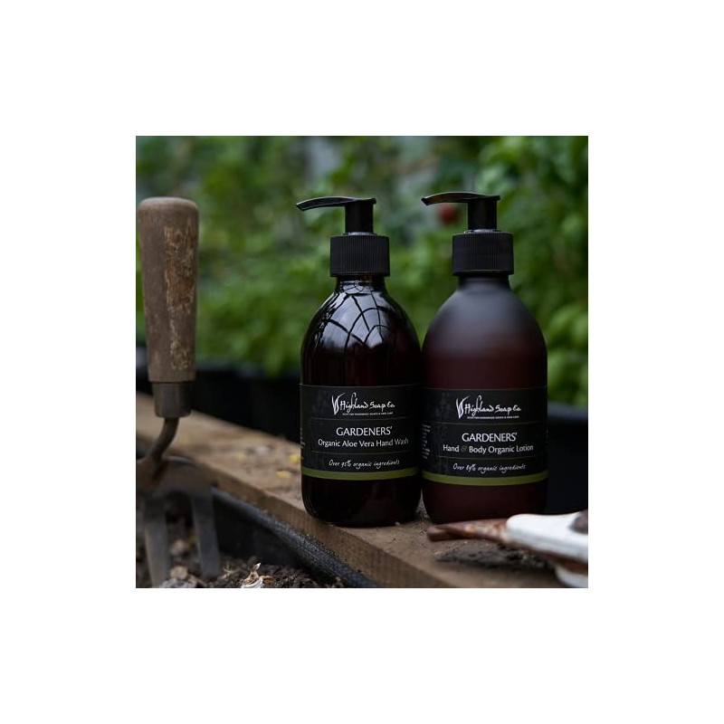 The Highland Soap Company Gardeners' Hand & Body Lotion 300