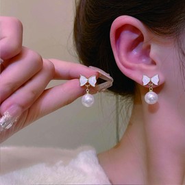 Aneneiceera Vintage Enamel Bow Pearl Earrings Gold Pearl Dangle Earrings White Resin Bow Tie Stud Earrings Wedding Pearl Drop Earrings Jewelry for Women and Girls