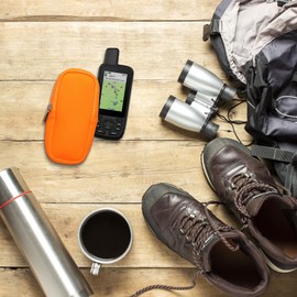 kwmobile Tasche kompatibel mit Garmin GPSMAP 66sr / GPSMAP 67 / GPSMAP 66i - GPS Handgerät Neopren Hülle - Schutzcover Navi Neon Orange