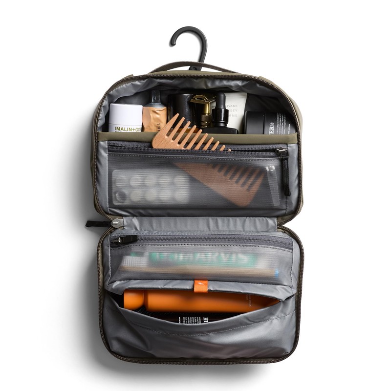 Bellroy Hanging Toiletry Kit (Hanging 3 Liter Toiletry Bag for