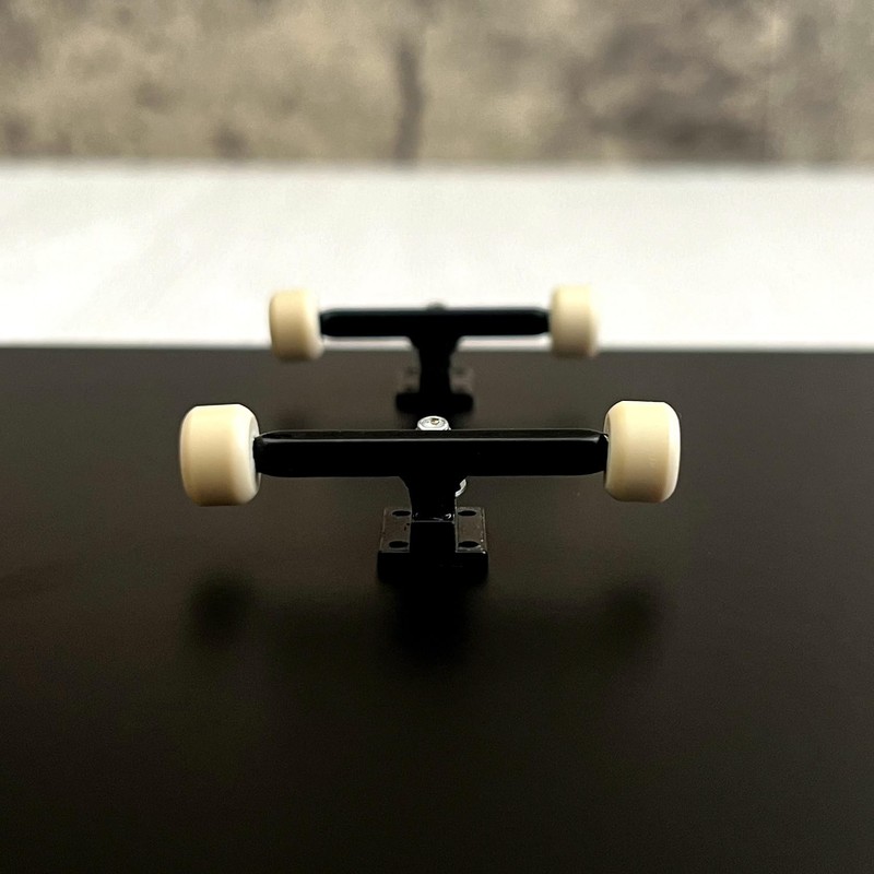 NOAHWOOD Pro Fingerboard 36mm Six Truck (36mm Black)