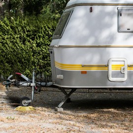 Wiltec Jockey Wheel Underlay Round 305 mm up to 1995 kg, HDPE Jockey Wheel Bracket for Jockey Wheel up to Diameter 150 mm, Wheel Chock Jockey Wheel for Trailers and Caravans