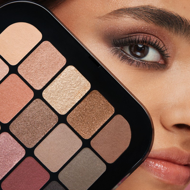 KIKO Milano Master Eyeshadow Palette 01, Palette With 15 Matte