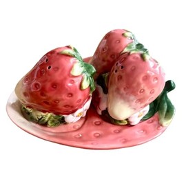 3Pcs Pehost Ceramic Strawberry shaped Salt & Pepper Shaker Set,With Creative Strawberry Plate, strawberry themed kitchen decoration | Festival gift | Home seasoning storage(Red/Pink) (pink)