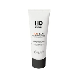 HD Cosmetic Efficiency SUN CARE AQUA EMULSION SPF50 50 mL, fotoprotección ligera y una hidratación homogénea,contiene activos hidratantes que no generan brillos en la cara