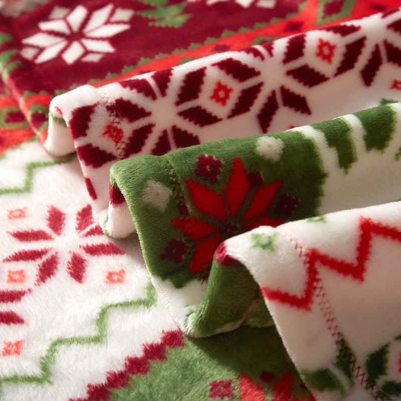 Dearfoams Winter Geo Print Royal Plush Soft Oversized Throw