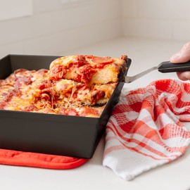 Chef Pomodoro Detroit Style Pizza Pan, 14 x 10-Inch / (35.5 x 25 cm), Hard Anodized Aluminum, Pre-Seasoned Bakeware Kitchenware
