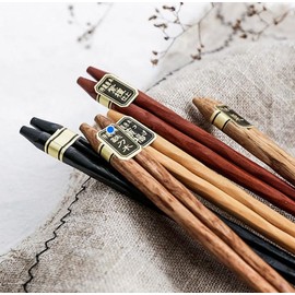 Gohobi Japanische Essstäbchen Set aus Holz - 5 Paar, handgefertigt aus Naturholz, elegante Geschenkbox - Kegel