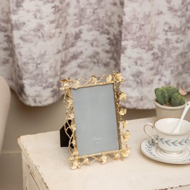 SOFFEE DESIGN Vintage Metal Picture Frame Surrounded by Golden Ginkgo Biloba, Shiny Elegant Classic Tabletop Decor, Suitable for 4x6 inch Photo