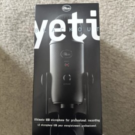 Blue Yeti Professional Multi-Pattern USB Condenser Microphone - Blackout