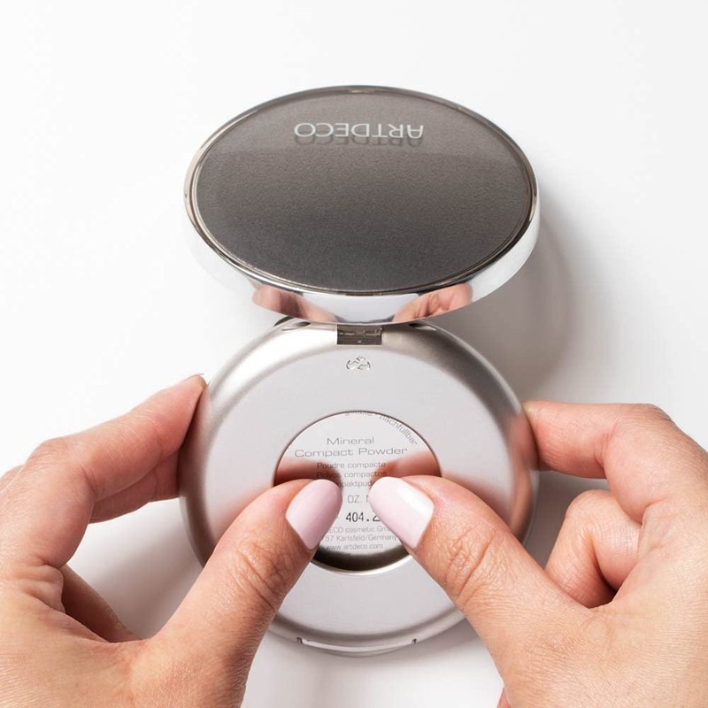ARTDECO Hydra Mineral Compact Foundation - Moisturising Loose Powder in