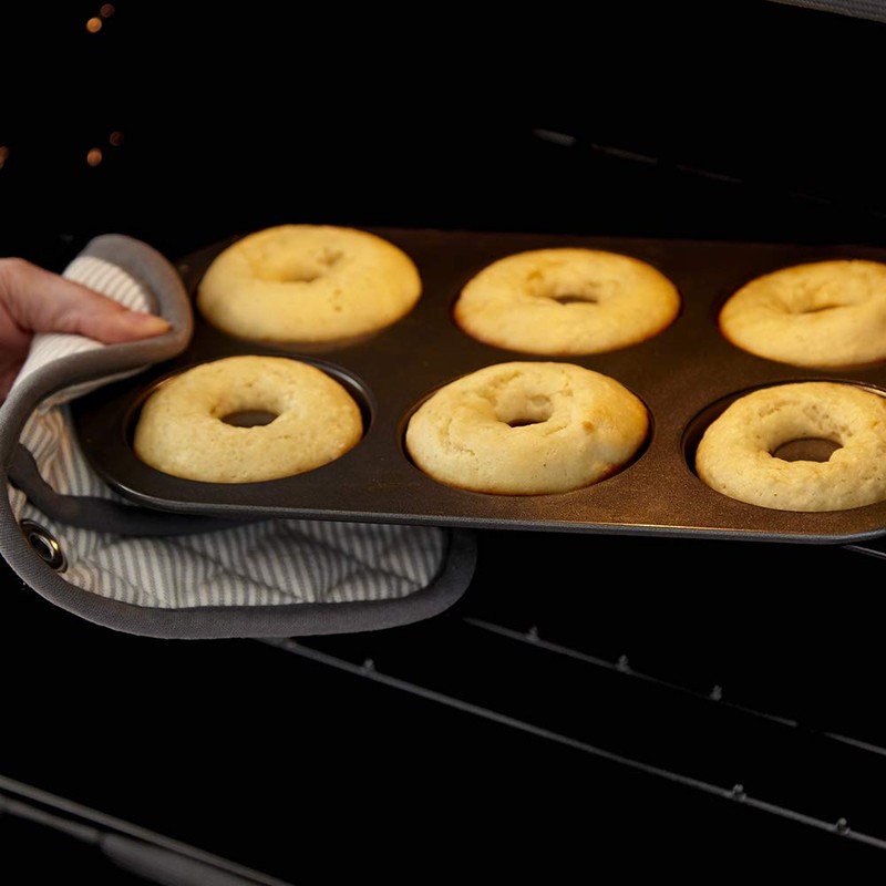 Wilton Gold Premium Non-Stick Warp-Resistant Bakeware, Made without PFAs, Donut