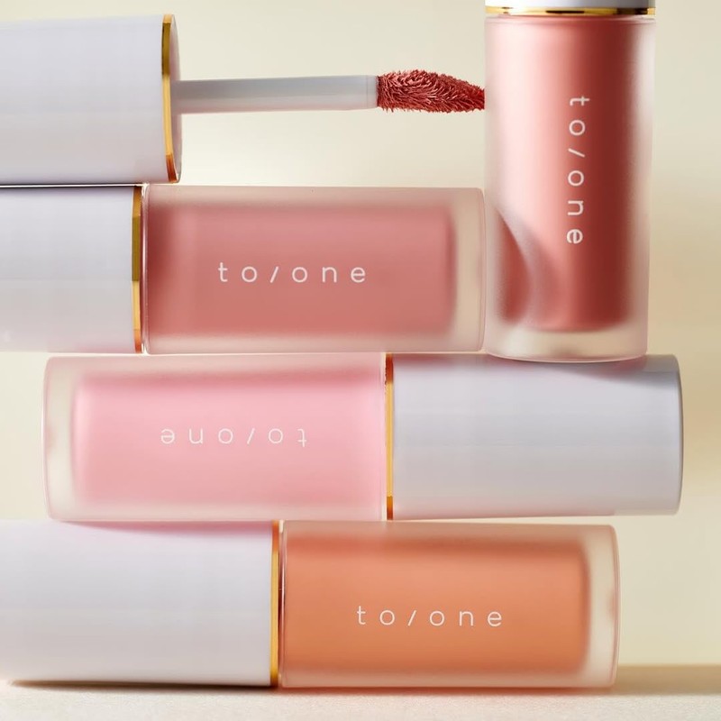 to/one Petal Liquid Lip and Teak 04 Nude Rose