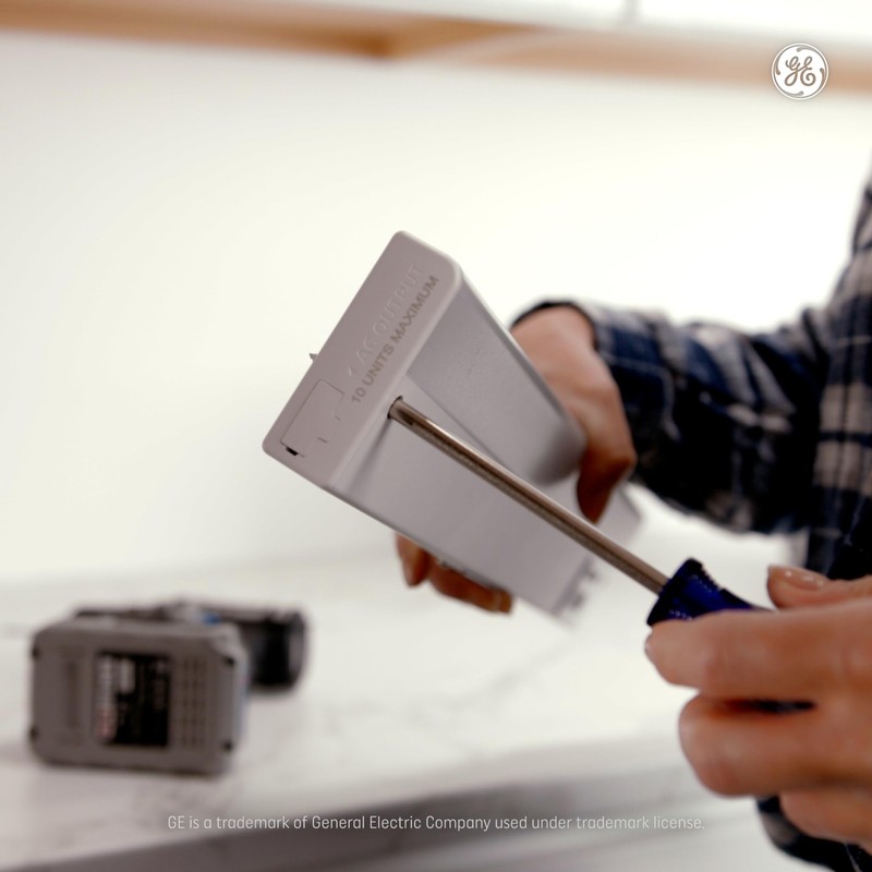 GE LED Undercabinet Light Fixture, Linkable Integrated Plug-in Fixture, Daylight,