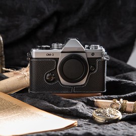Handcrafted Genuine Leather Camera Case, Vintage Half-Wrap Camera Protector for Olympus OM-3 (Black)