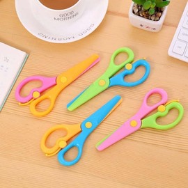Bluish green Plastic Safety Scissors, Kids Training Scissors Toddlers Scissors, Dual-Color Pre-school Training Scissors for Paper-Cut Craft Supplies Cutting Tools