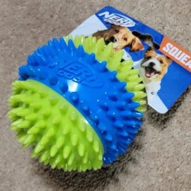 Nerf Dog Spiked Ball Squeaker.. New w/ Tag!