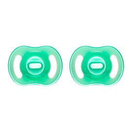 Tommee Tippee Ultra-Light StayPut Night Glow Soother, 18-36m, 2 Pack, Soft Skin Feel, Extra Air Flow