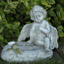 Trauer-Shop Sitting Grave Ornament Angel on Decorative Stone with Inscription "Wir Denken an Dich" Height 16 cm