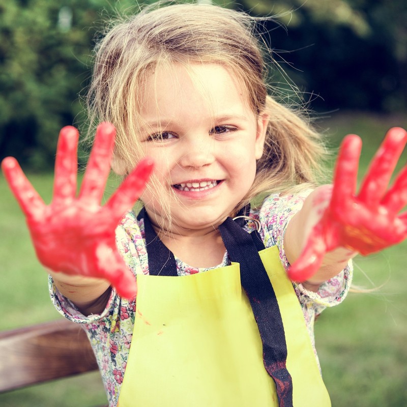 THE TWIDDLERS - 8 Kids Waterproof Aprons, Adjustable & Washable