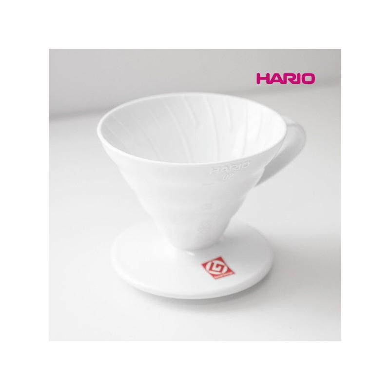 Hario V60 hand drip coffee dripper for 3~4 people (white)