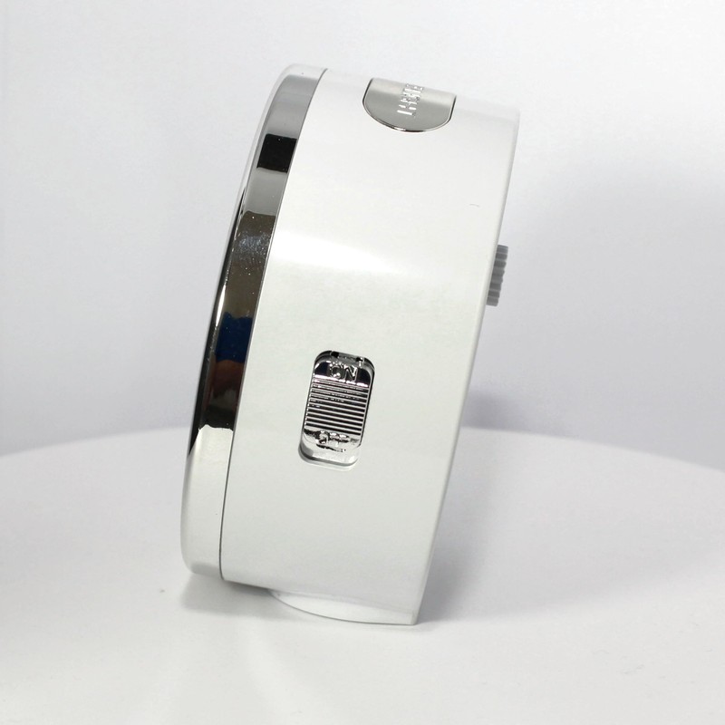 Radio Alarm Clock without Ticking with Light Snooze Crescendo Alarm
