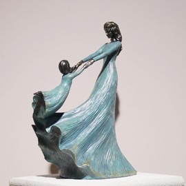 Braxio Living Room Decor Collectible Figurines - Mom and Child Playing Ornament, Modern Art Home Decoration Sculpture for Mothers Day Birthday Thanksgiving Office Shelf Bedroom Decor Gift