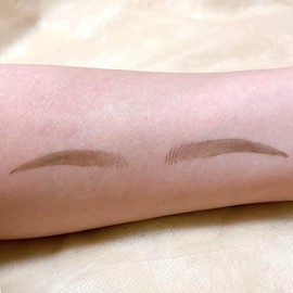 pussé 4D Beautiful Eyebrow Stamp (Soft Arch, Easy to Fall), Just Press Easy, For Those Who Do Not Like Drawing Eyebrows (Mocha Brown)