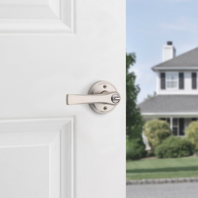 Kwikset Katella Entry Door Handle with Lock and Key, Secure